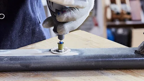 Vista 5 de Dremel EZ725 - Juego de accesorios de herramientas rotativas multiusos de 70 piezas con kit de almacenamiento, EZ-Lock y tambor EZ para cambios