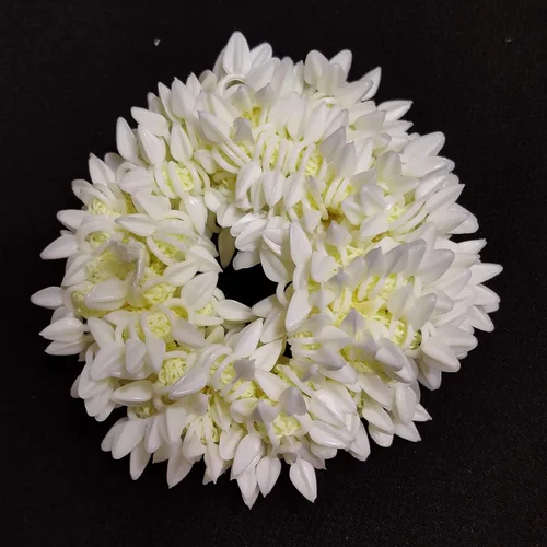 Vista 3 de Pretty Charming Producto de bandas de gajra para cabello artificial